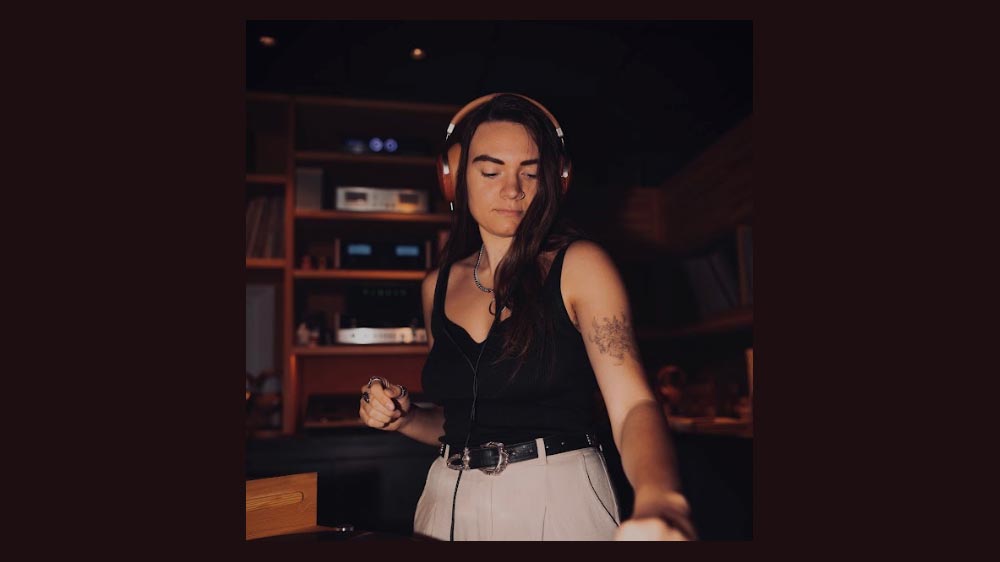 Late Night with DJVO at Hotel Willa