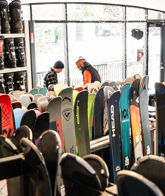 Alpine Xtreme ski and snowboard rentals in Taos Ski Valley