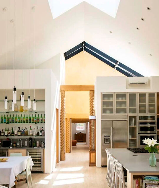 Southwest contemporary by Henry Architects.