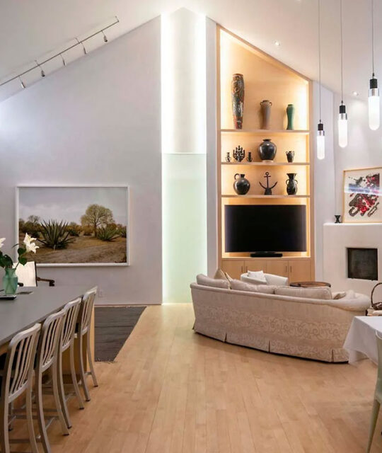 Southwest contemporary lighting by Henry Architects.