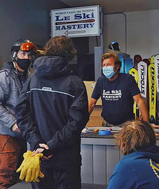 Customers and Veth at Le Ski Mastery