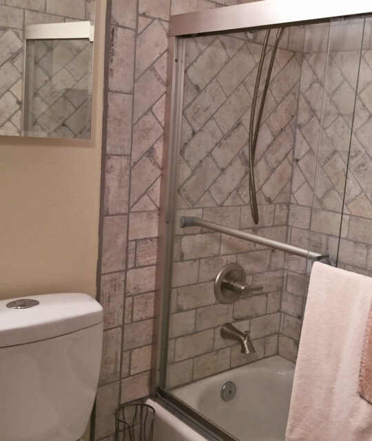 Twining Condominium 6a bathroom