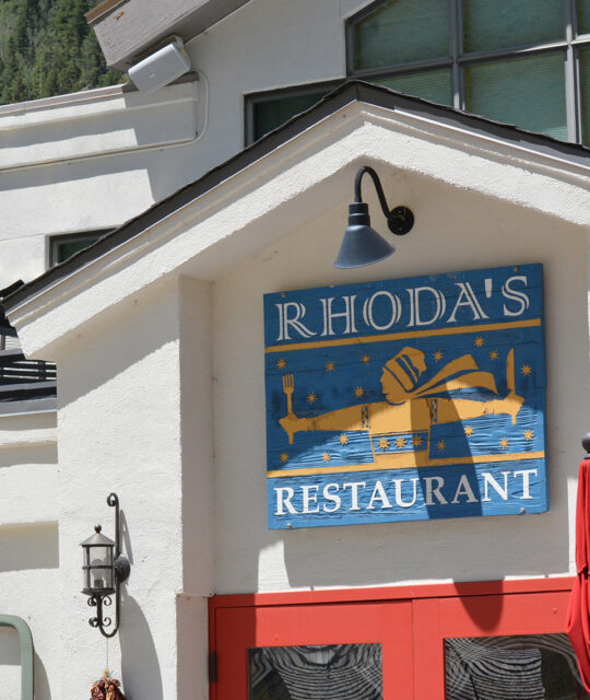 Rhoda's Restaurant sign