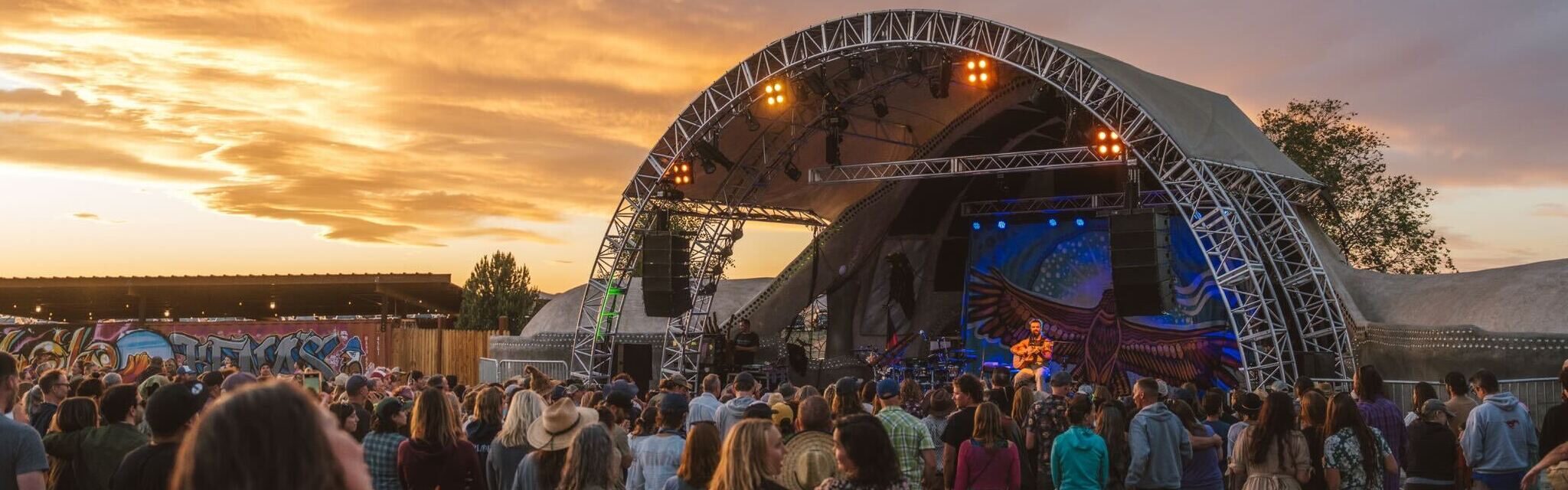 Outdoor concert theatre